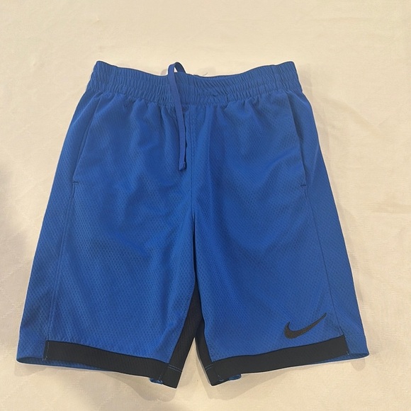 Nike boys blue soccer basketball Athletic Shorts large‎ - Picture 1 of 4